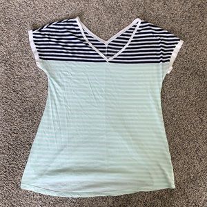 Striped maternity v-neck tee